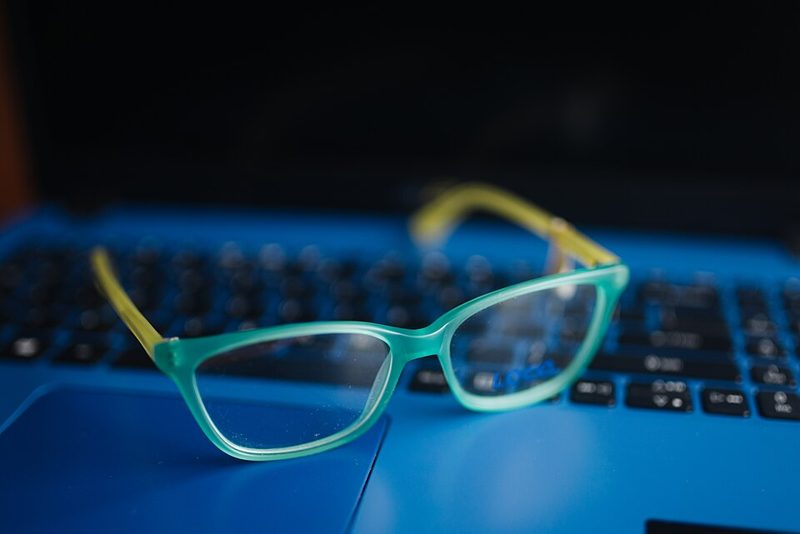 Lentes con filtro de luz azul (demo)