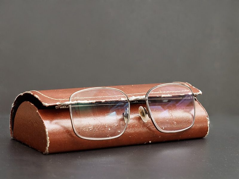 Estuche para gafas + paño (demo)